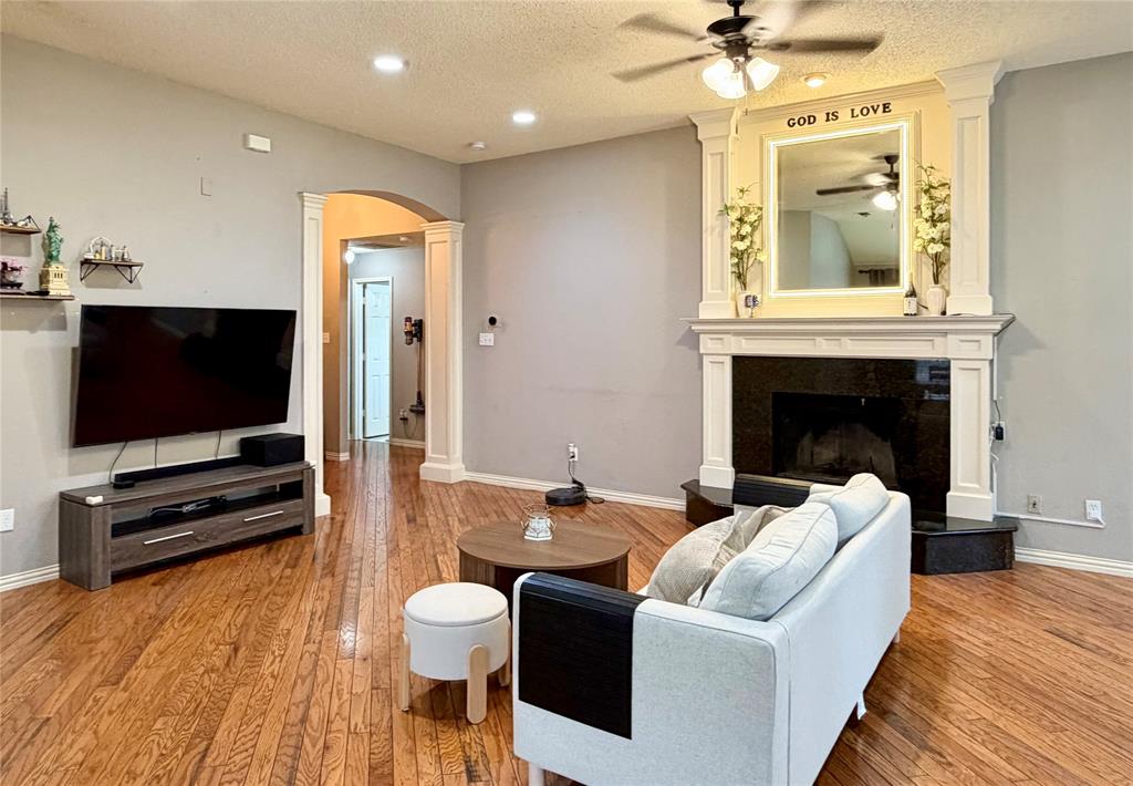 6822 Highland Crest Lane