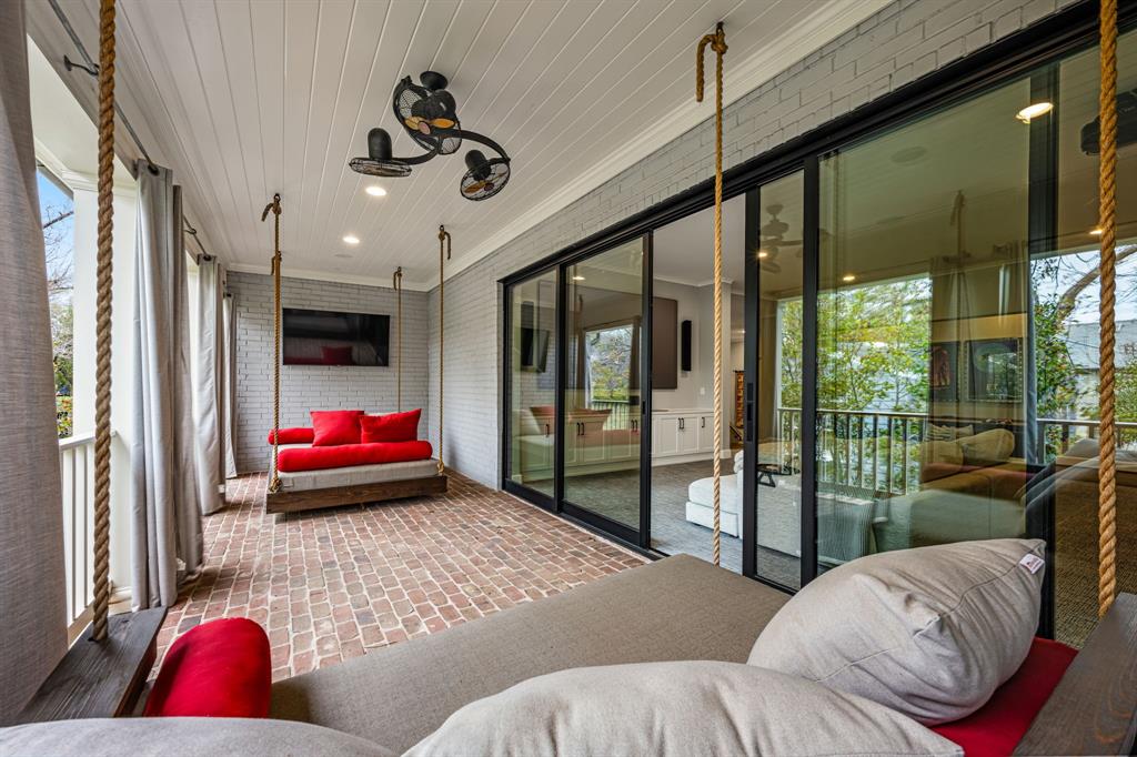 UNIVERSITY HEIGHTS - Residential