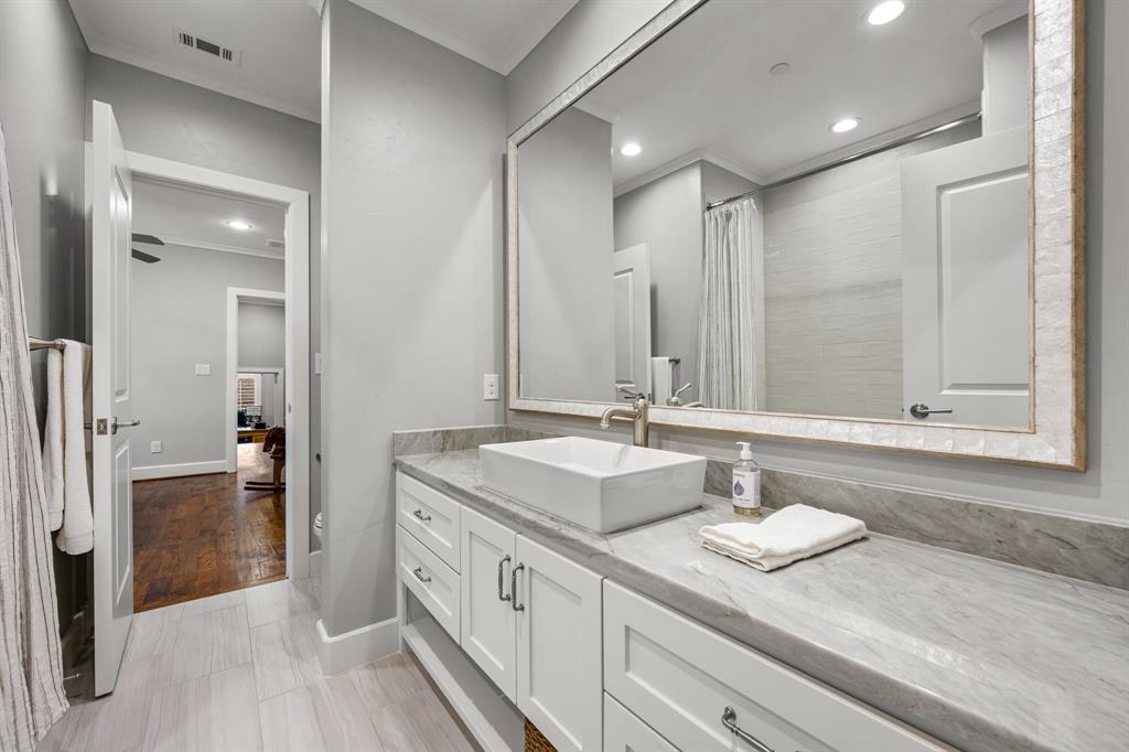 UNIVERSITY HEIGHTS - Residential