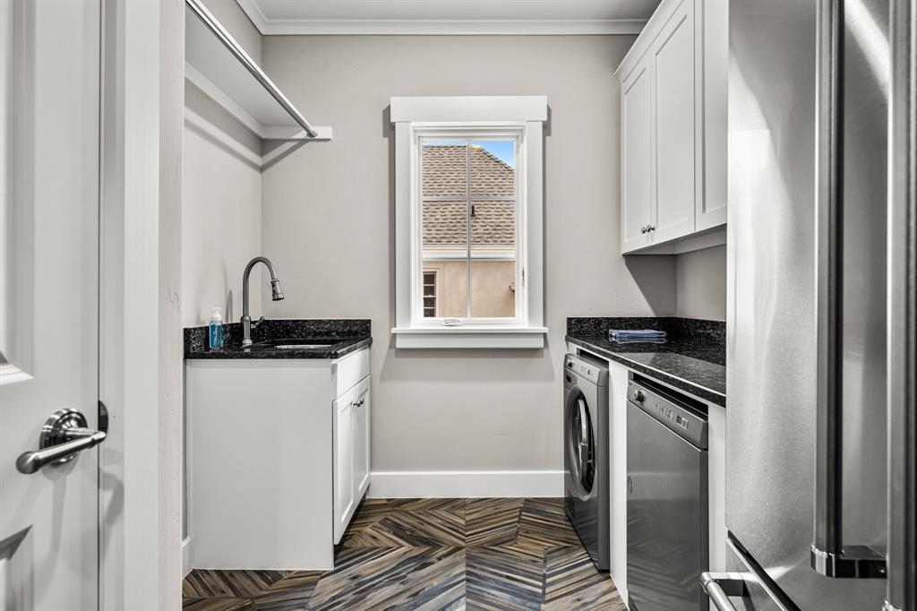 UNIVERSITY HEIGHTS - Residential