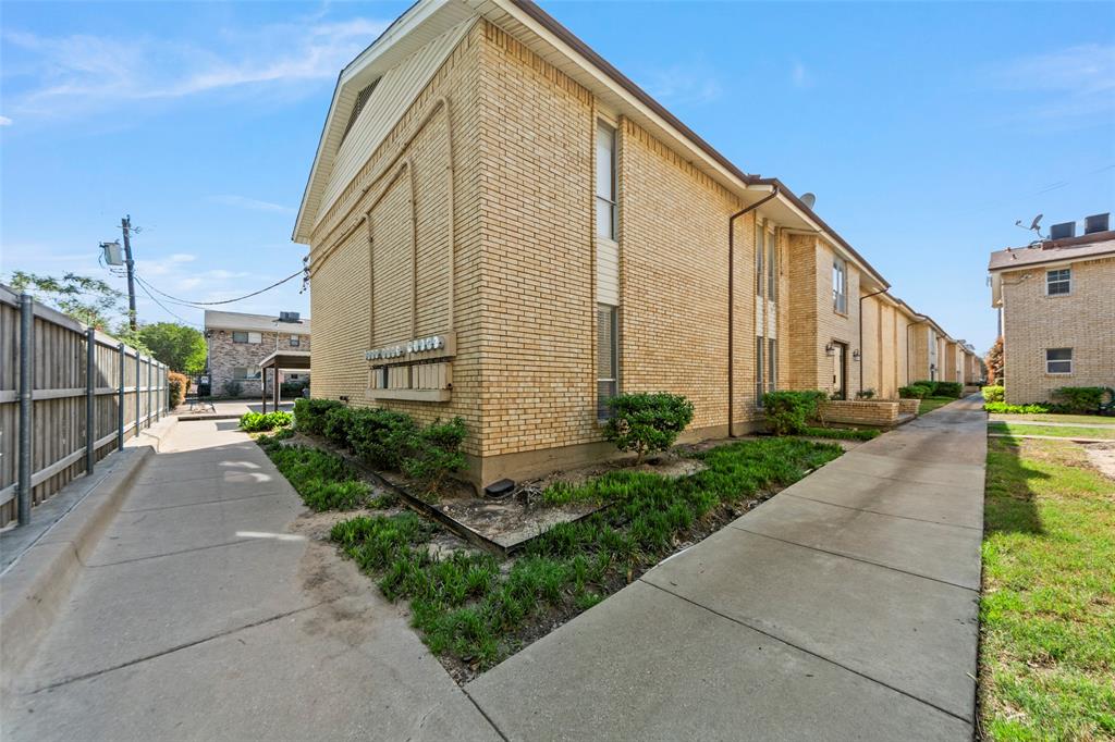 Birchbrook 02 Condos - Residential