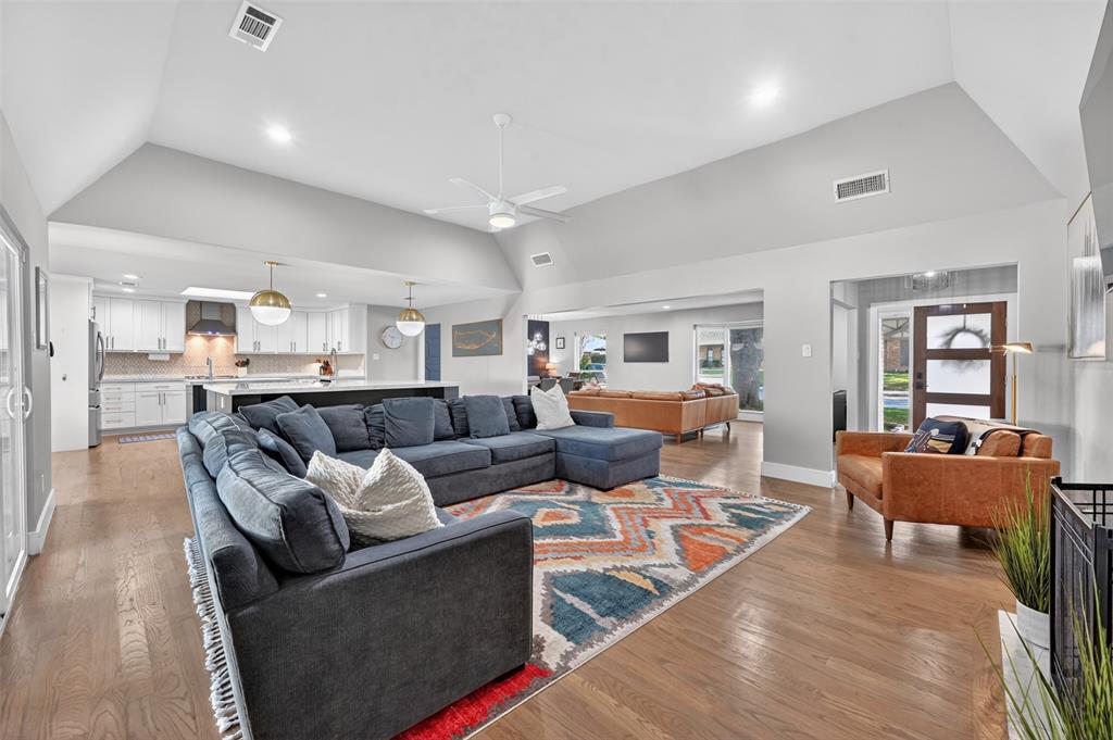 7230 Crooked Oak Drive