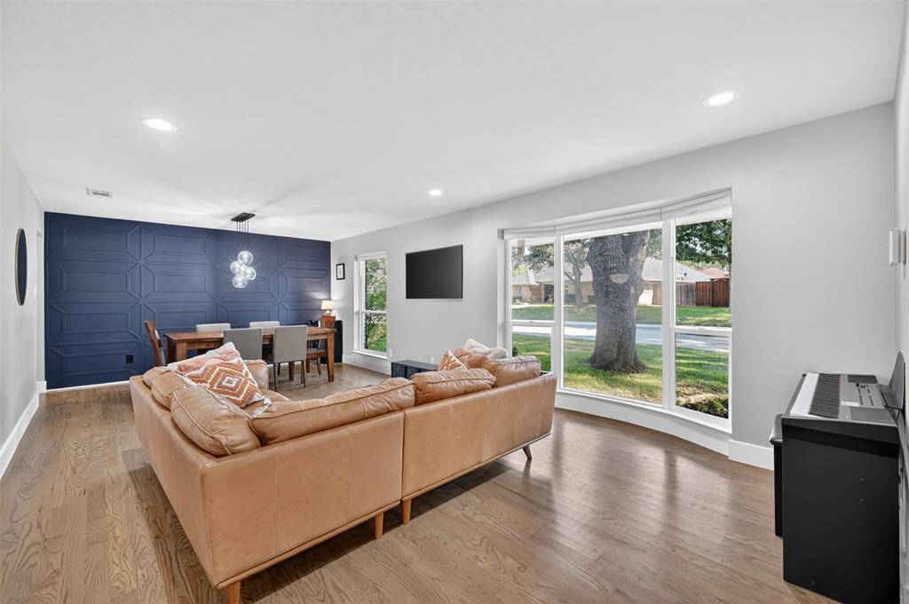 7230 Crooked Oak Drive