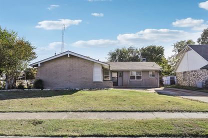 3502 Plaza Park Dr, Garland, TX 75042