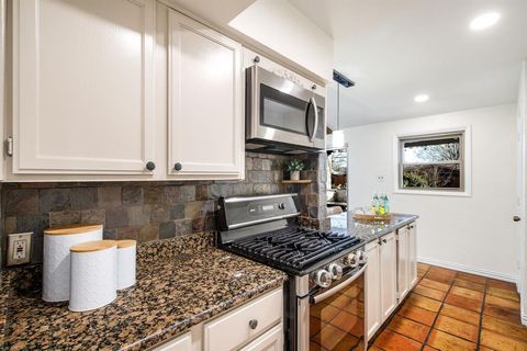 Tiny photo for 917 Warfield Way, Richardson, TX 75080 (MLS # 21197356)