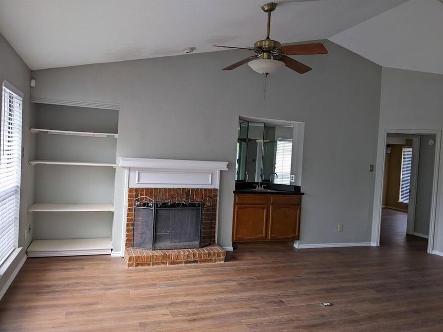 Convenient location in Plano, near Parker and Independence. Walk to shopping and dining nearby.  High ceiling, very bright,  nice floorplan condo with 1 attached garage. Two guest  baths with jack and jill bathroom or 1 guest  and a study. Good size master bedroom with balcony access. Lower price for quick sale, sale as it is.