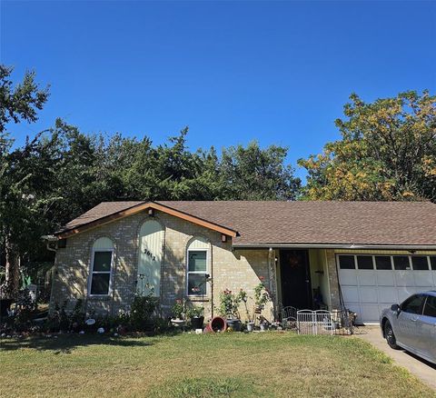 2612 Fallcreek Street Arlington TX 76014