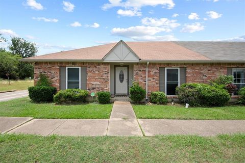 31 W Townhouse Lane 20 Grand Prairie TX 75052