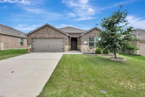Photo of 924 English Drive, Aubrey, TX 76227 (MLS # 21287405)