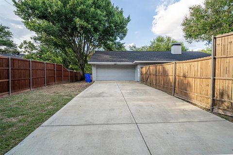 A home in Farmers Branch