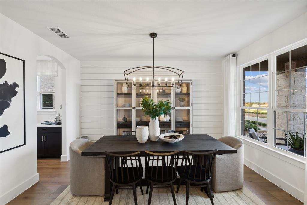 11105 Abbotsbury Road