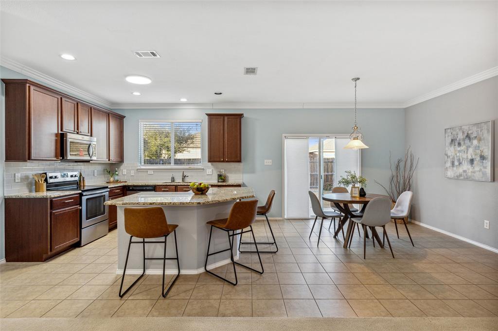 Photo 6 of 25 of 1521 Birds Eye Road house