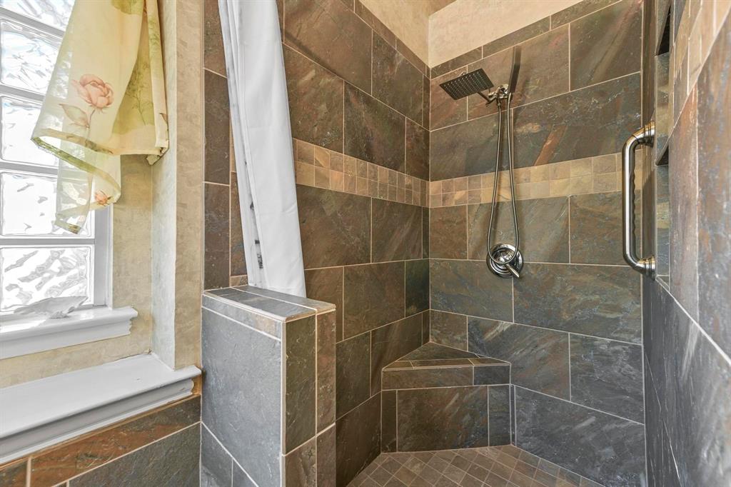 Irving, Texas 75063, United States, 3 Bedrooms Bedrooms, ,2 BathroomsBathrooms,Residential,Pending,28738