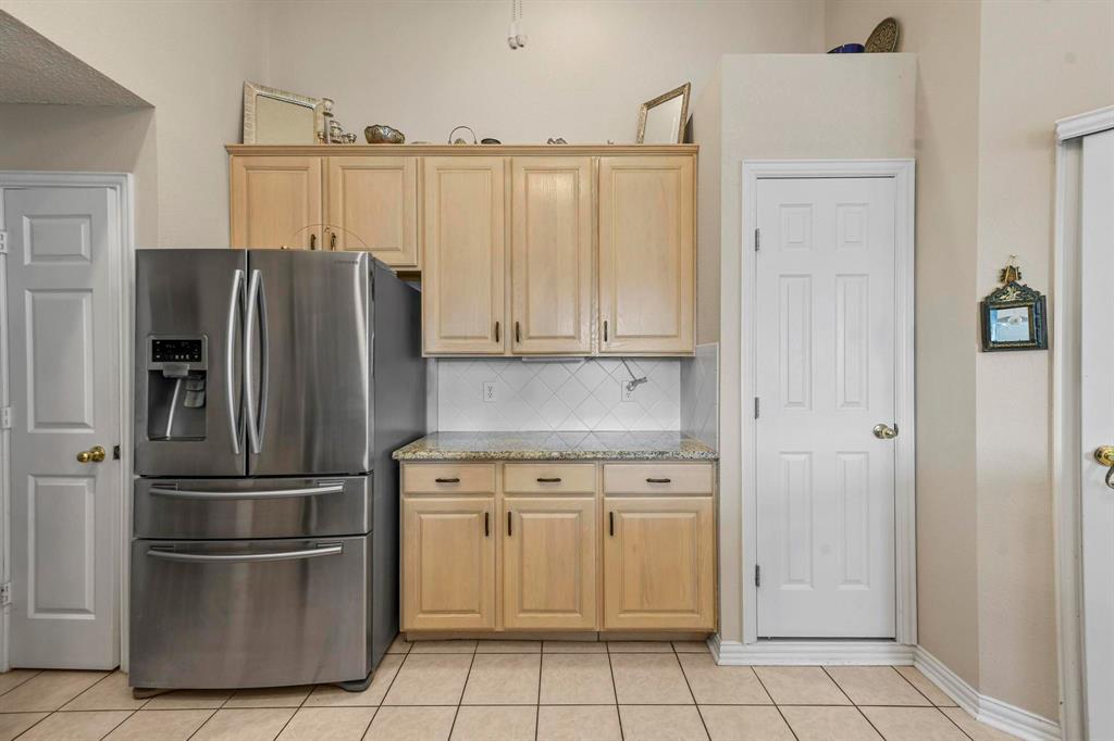 Irving, Texas 75063, United States, 3 Bedrooms Bedrooms, ,2 BathroomsBathrooms,Residential,Pending,28738