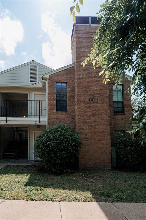 Faulkner Point 10-On Point - Residential