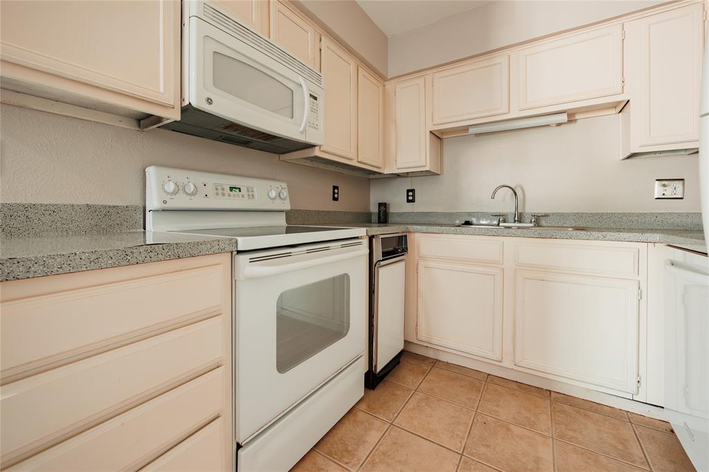 Faulkner Point 10-On Point - Residential