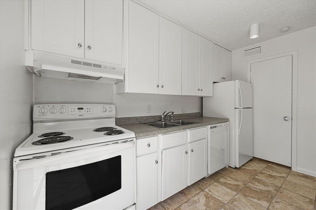 Central Park Condo - Residential Lease