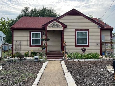 A home in Farmersville