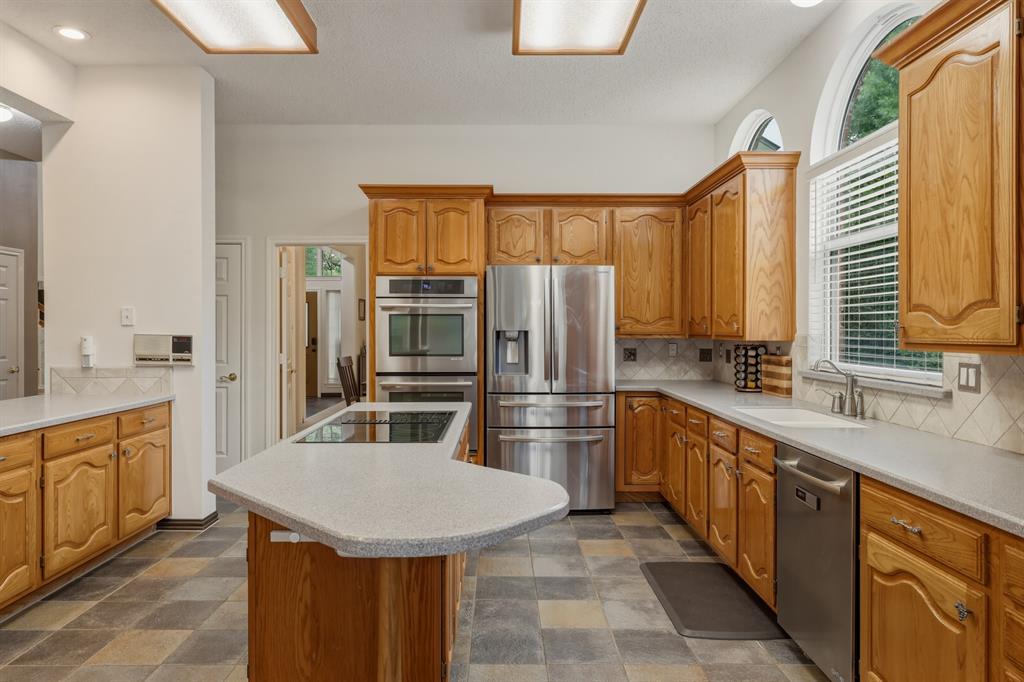 7612 Oak Knoll Drive