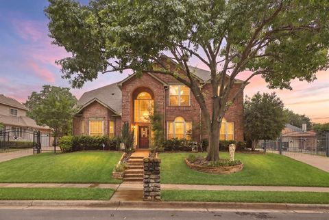 Photo of 7612 Oak Knoll Drive, North Richland Hills, TX 76182 (MLS # 21246414)