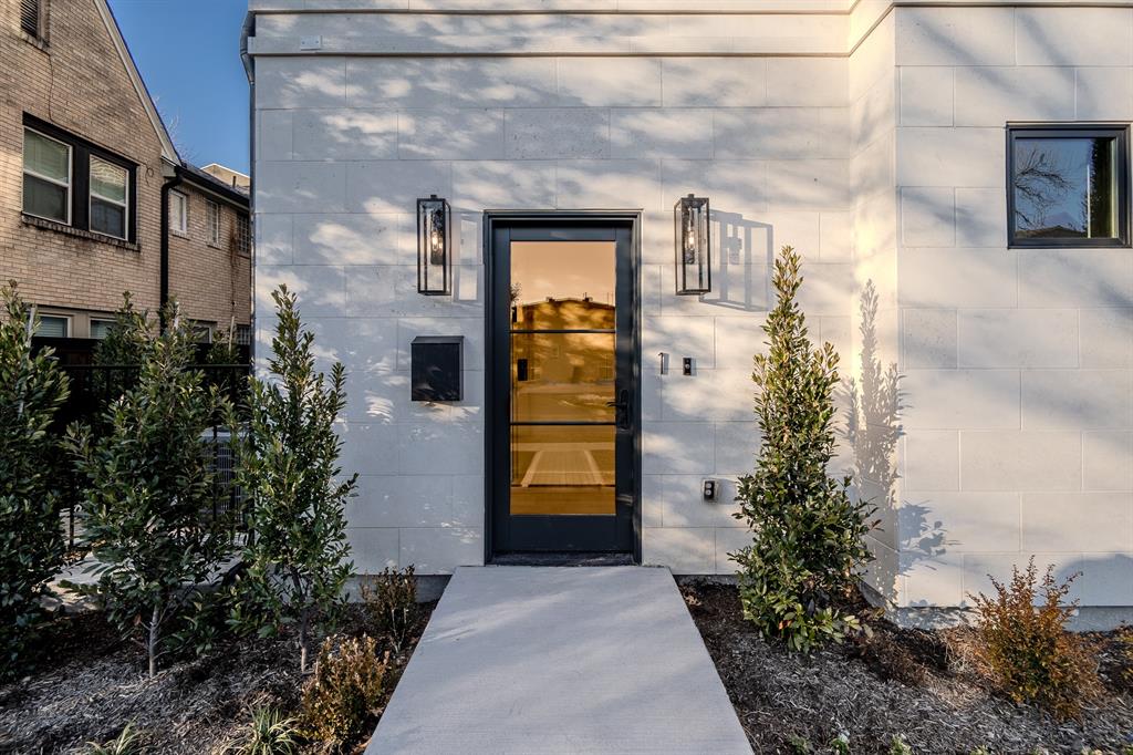 4114 Emerson Avenue 1