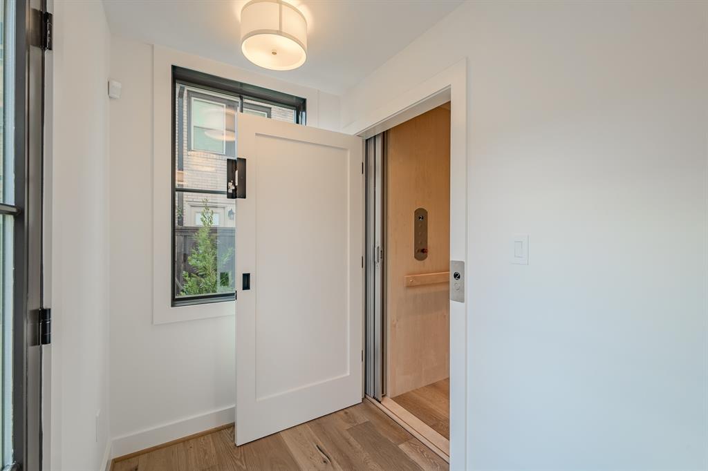 4114 Emerson Avenue 1