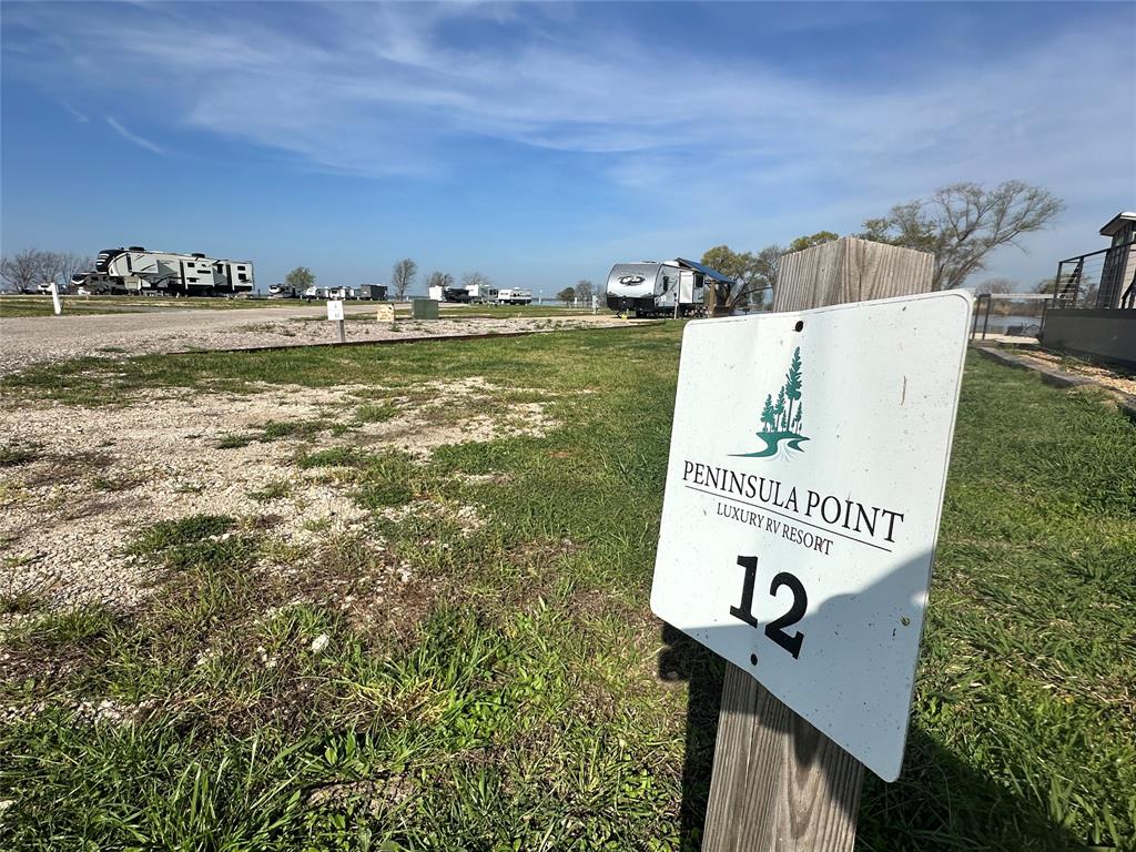 Peninsula Point - Land