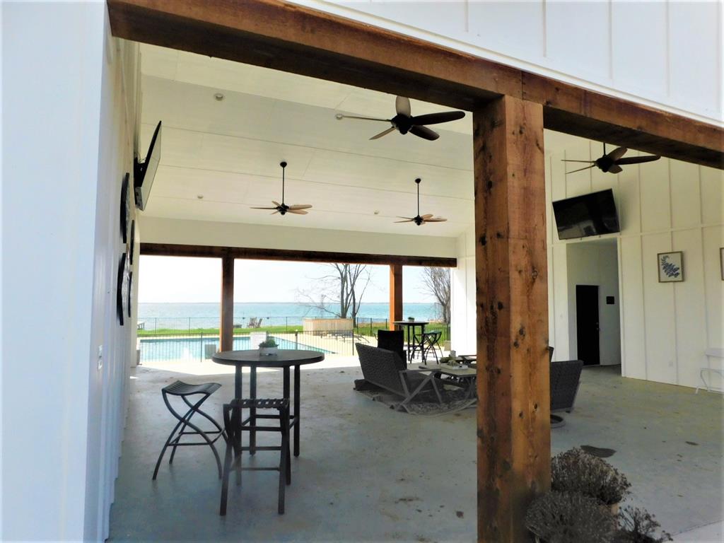 Peninsula Point - Land