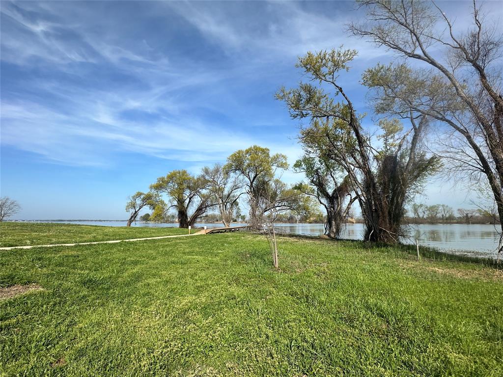 Peninsula Point - Land