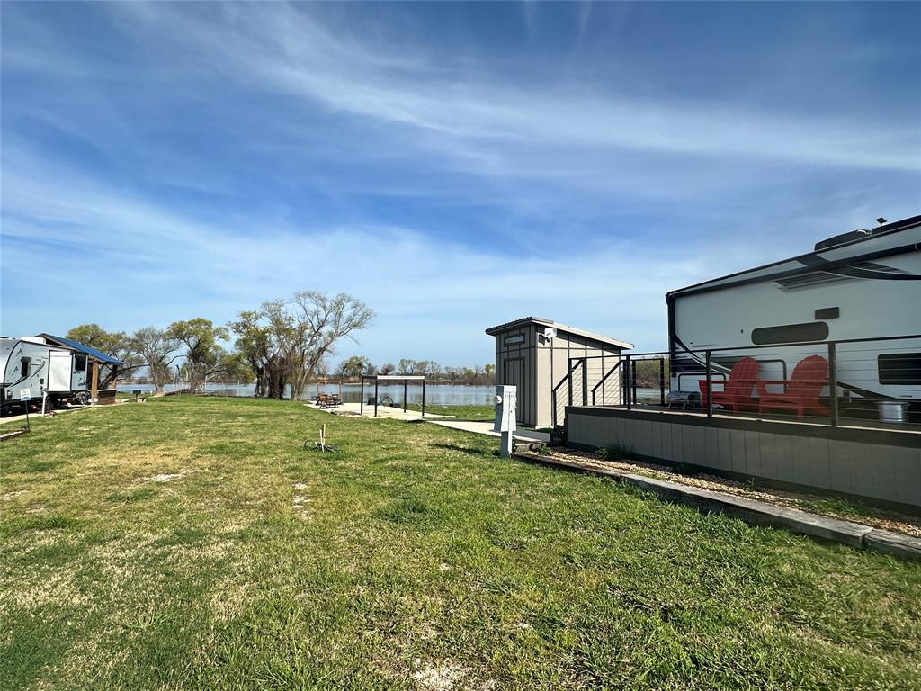 Peninsula Point - Land