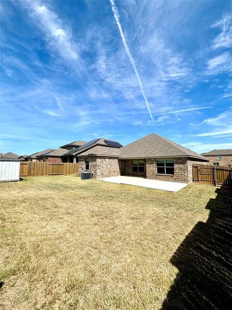 A home in Crowley