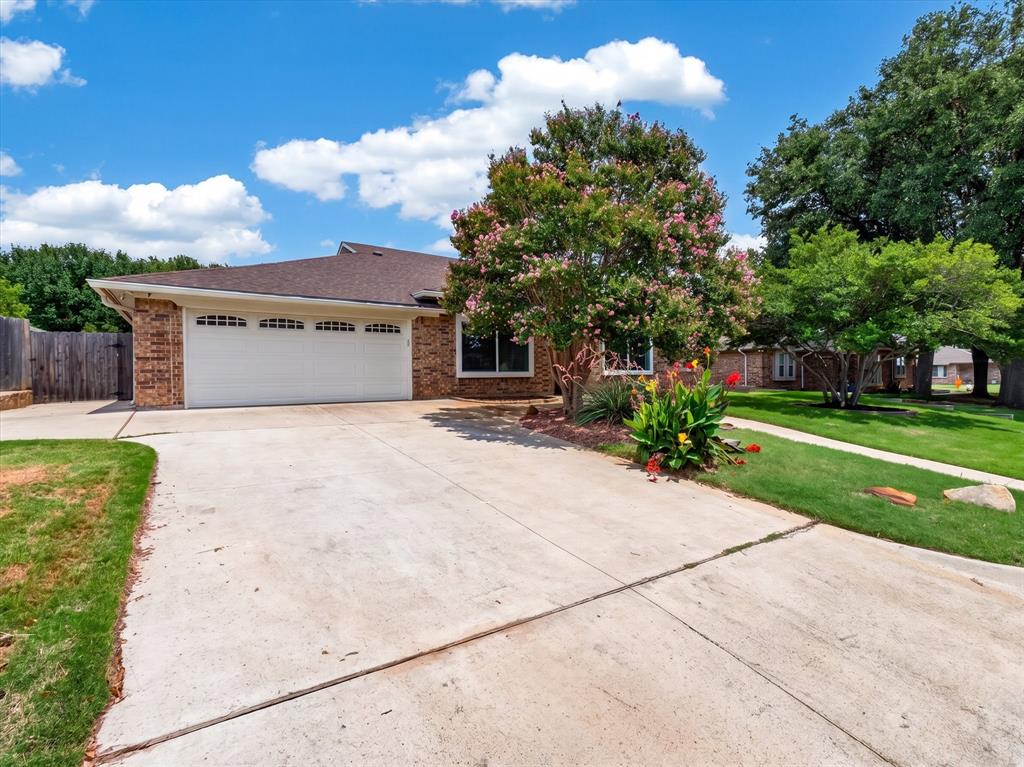 7304 Shady Hollow Lane