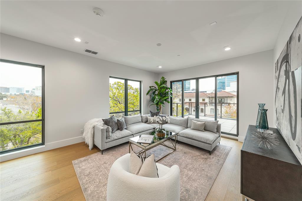 3601 Routh Street 4C