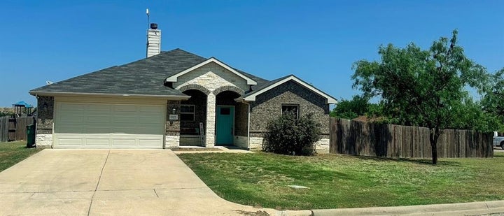 Photo 1 of 32 — 805 Wind Song, Stephenville, TX 76401
