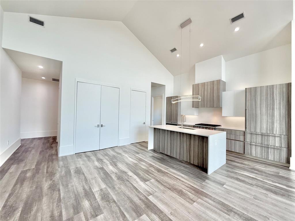 3525 Normandy Avenue 32