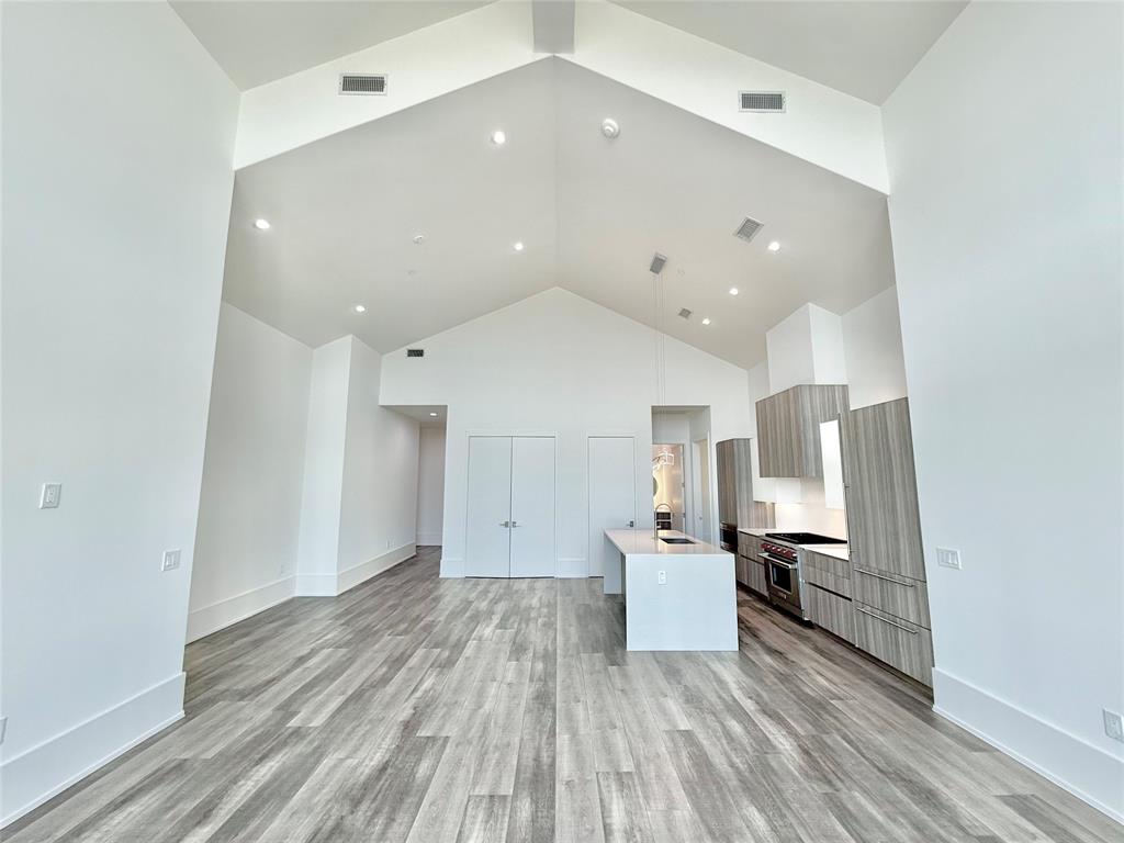 3525 Normandy Avenue 32