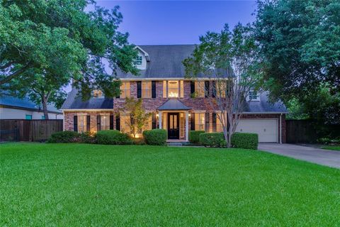 Photo of 5830 Meaders Lane, Dallas, TX 75230 (MLS # 21299741)