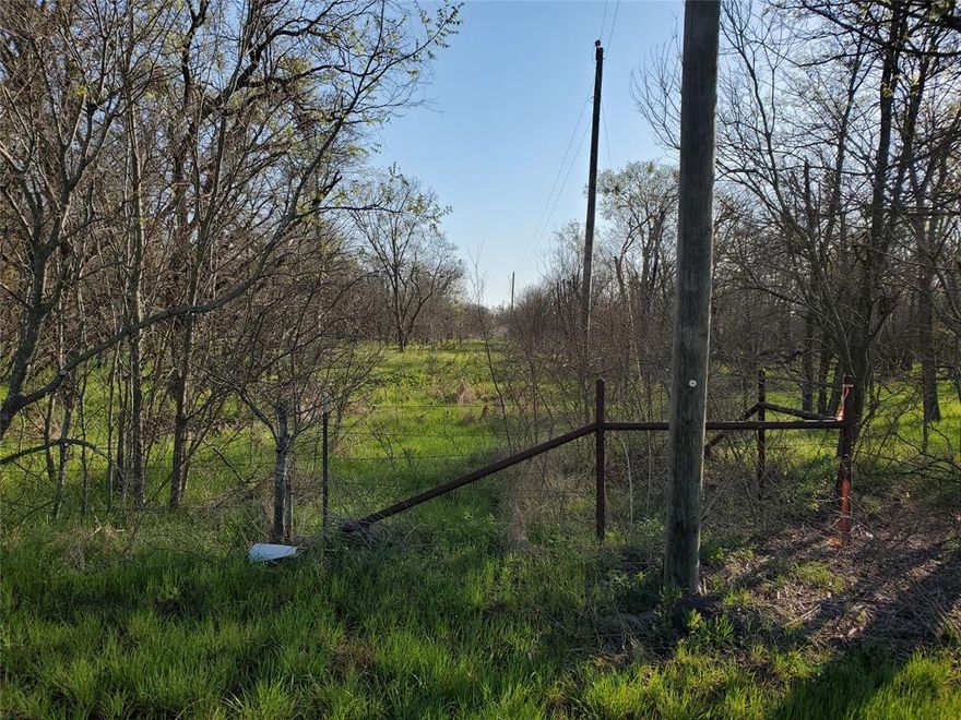 9.88 Acres in the heart of Aquilla.  Beautiful land wanting someone to build.  Quiet and peaceful surroundings.