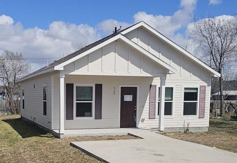 520 E Verbina Street Taft TX 78390