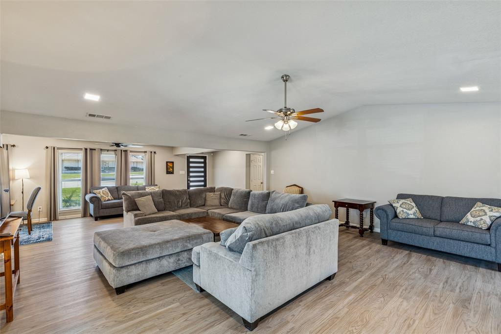 Glen Oaks - Residential