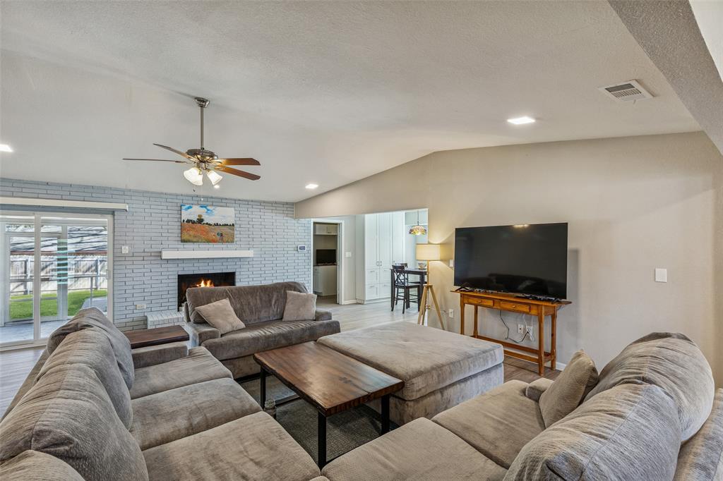 605 Meadow Heath Circle