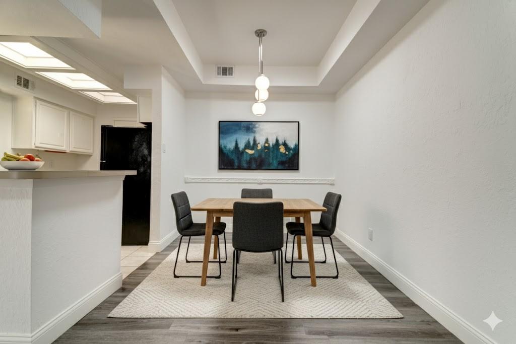 Cobblestone Condo - Residential