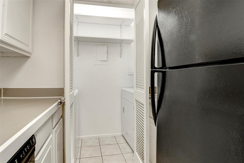 Cobblestone Condo - Residential