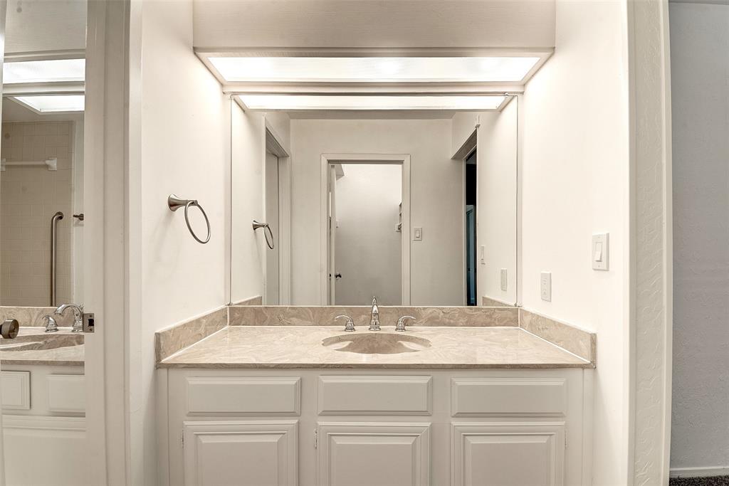 Cobblestone Condo - Residential