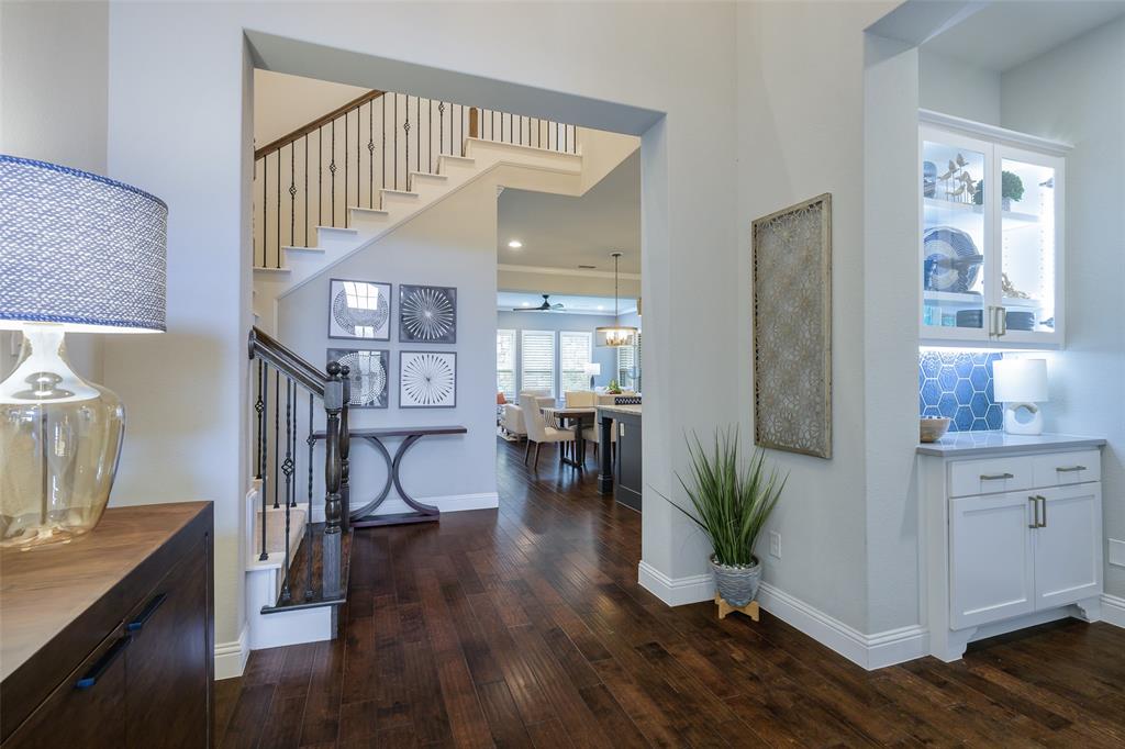 2700 Albany Drive