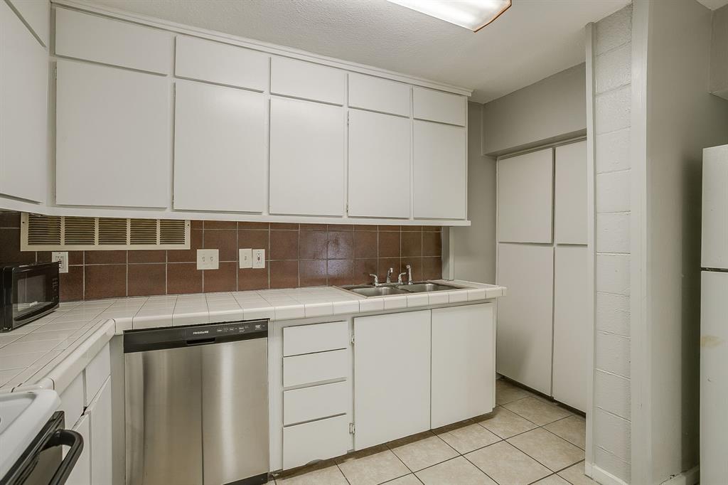 Chamberlain Arlington Heights 1st - Residential Lease