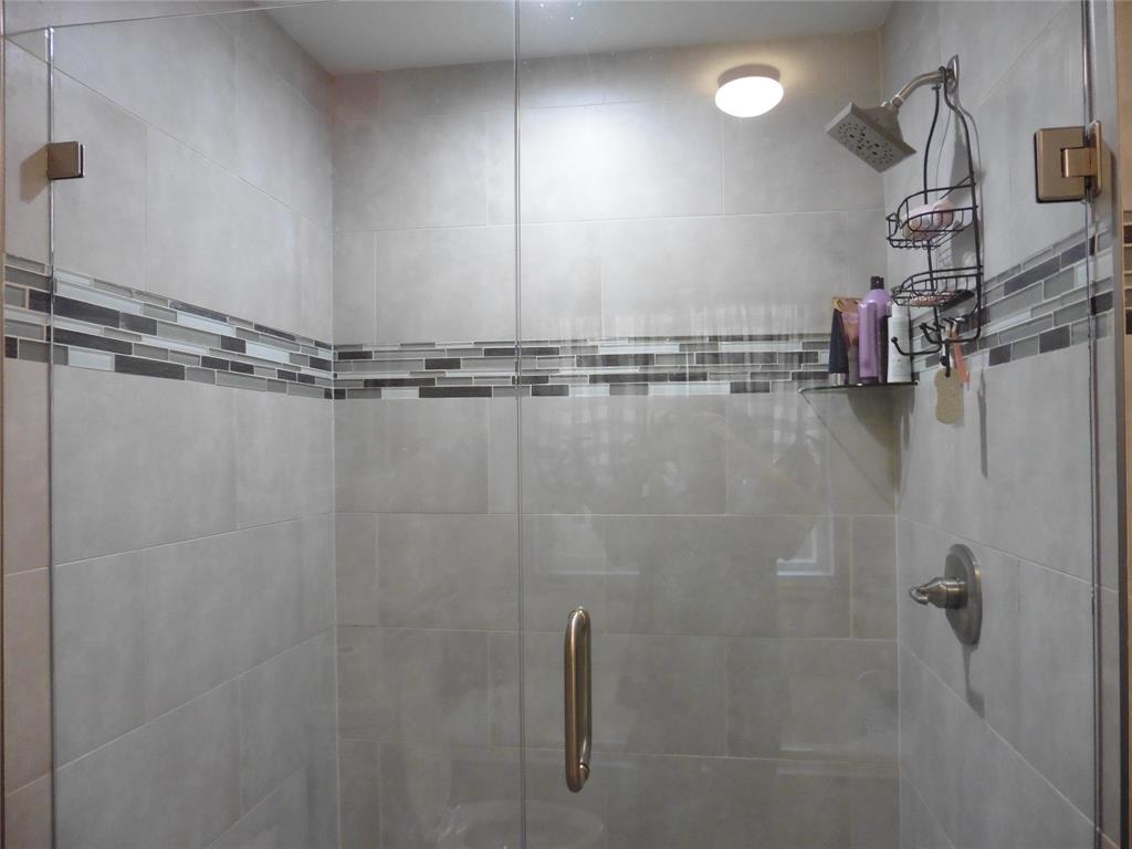 HIGHLANDS NORTH #01 - Residential Lease