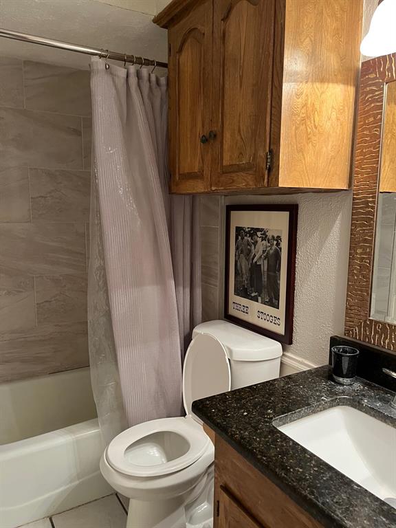 HIGHLANDS NORTH #01 - Residential Lease