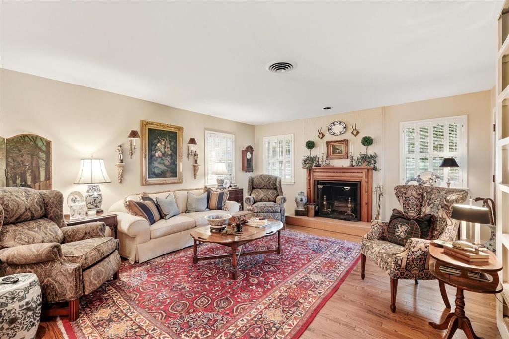 1112 Mockingbird Lane