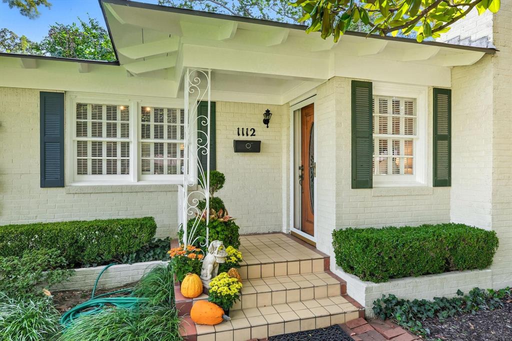 1112 Mockingbird Lane